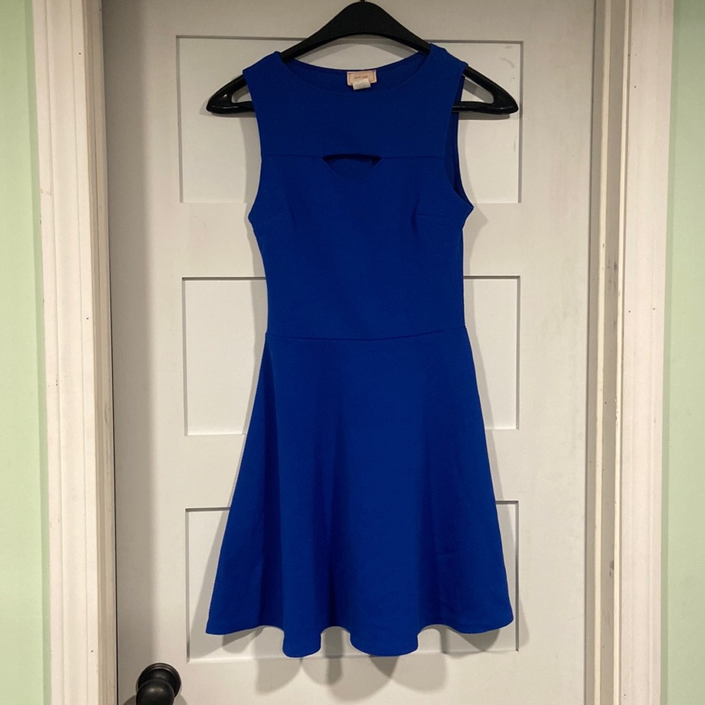 Blue stretch key hole dress size Medium